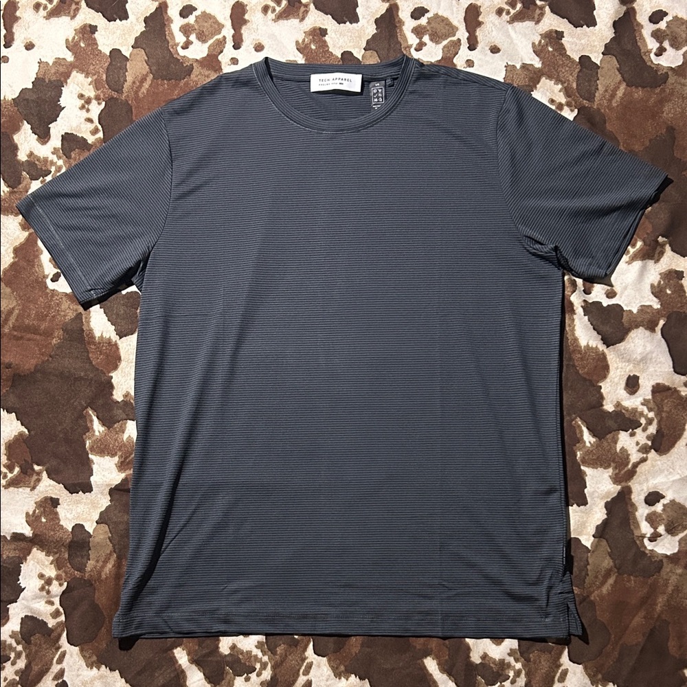 Tech:Apparel Grey Lightweight Stripped Tee L